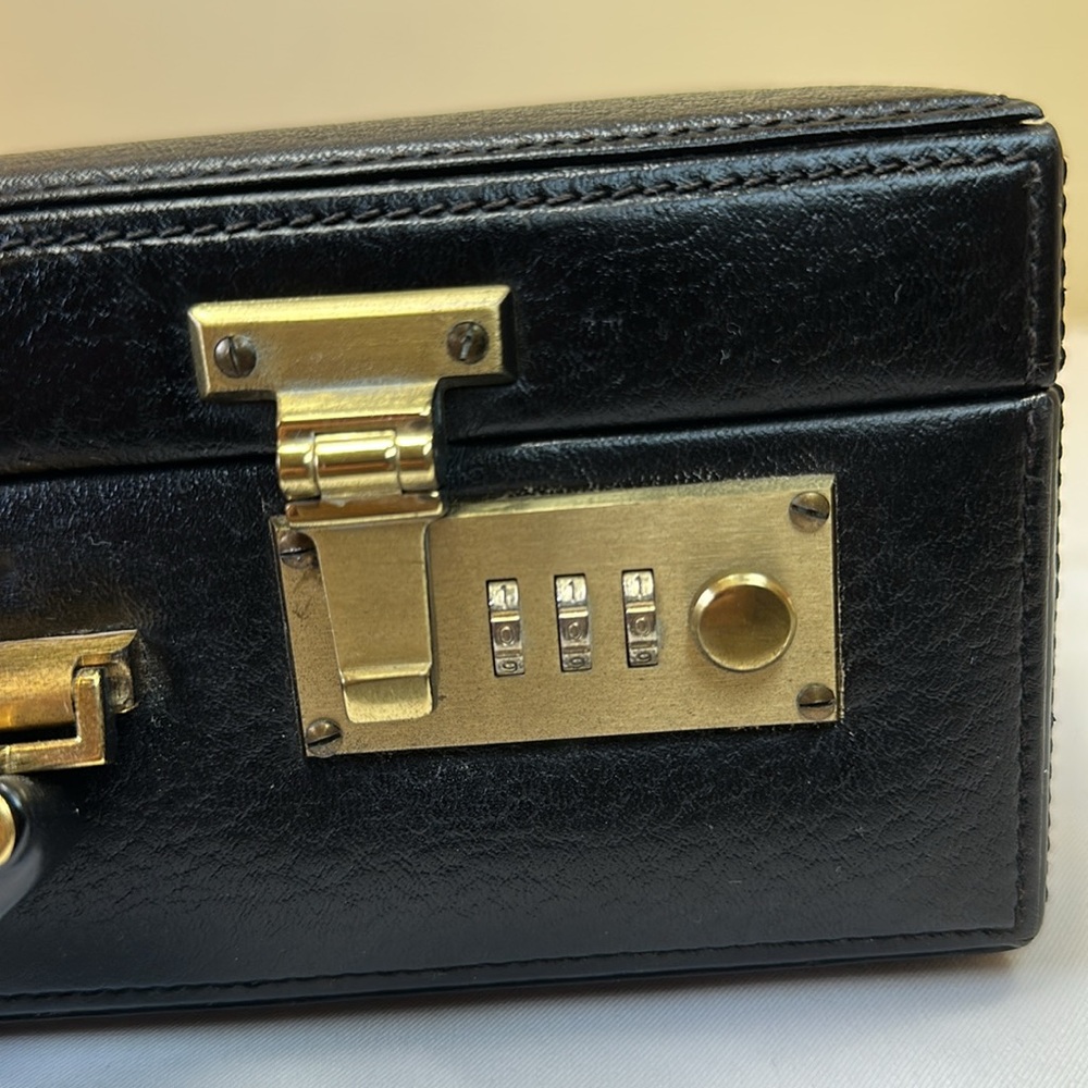 Fendi RARE Vintage Train Beauty Case Leather over wood padded Velour interior - Picture 11 of 17